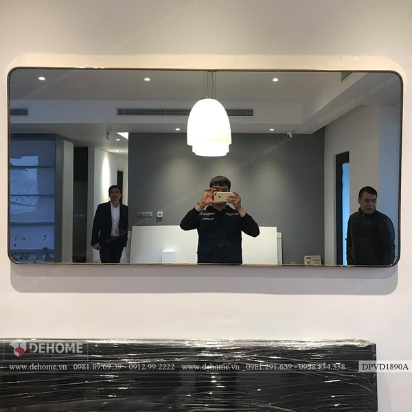 Gương khung inox mạ PVD sang trọng phòng khách Dehome - DPVD1809A