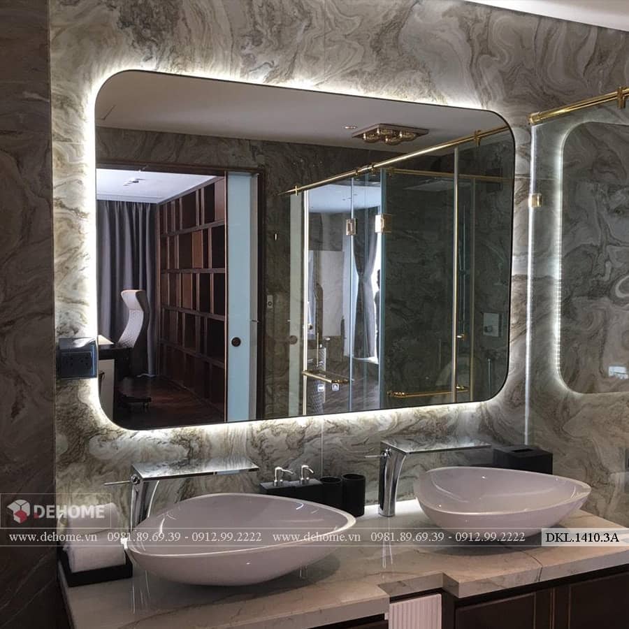 Gương khung kim loại có đèn phòng tắm