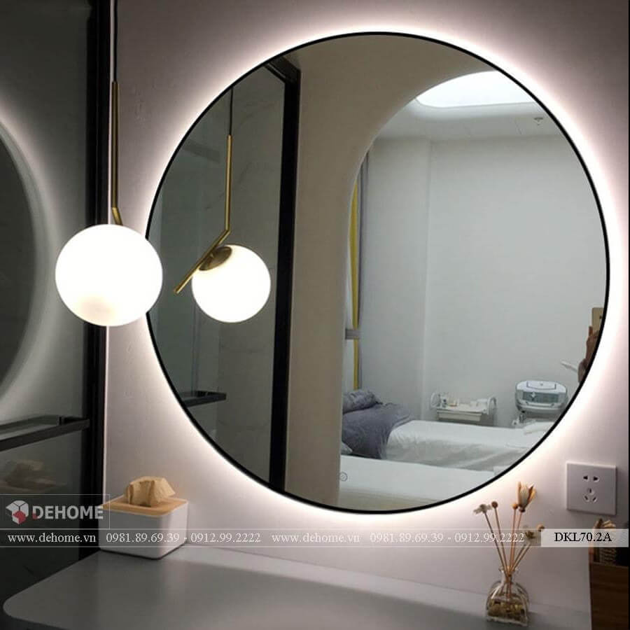 Gương phòng spa có đèn led