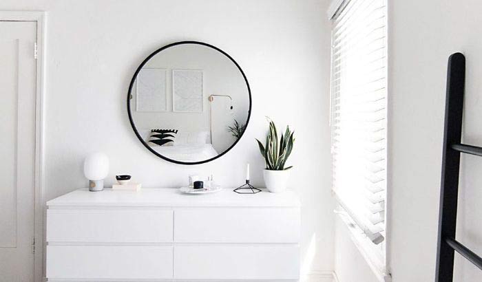 Mẫu gương tròn treo tường viền kim loại