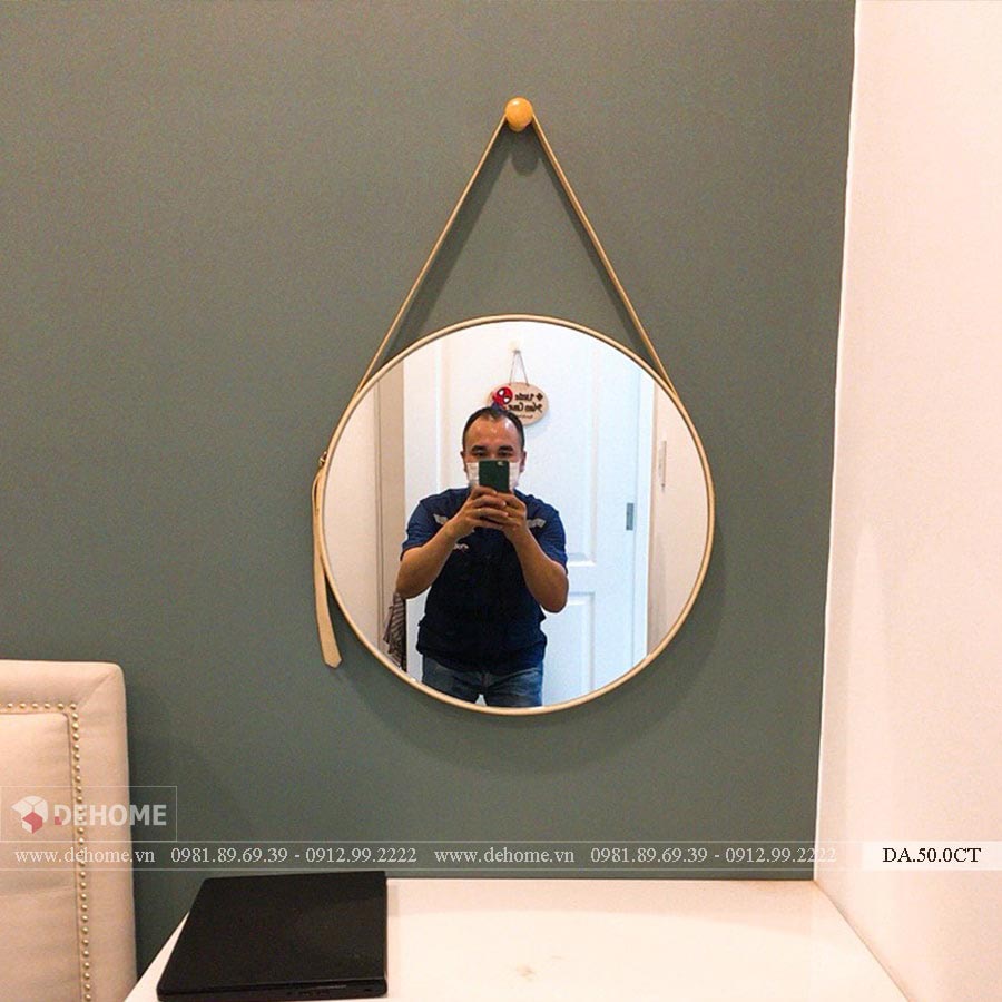 gương trang điểm dây da treo tường cao cấp
