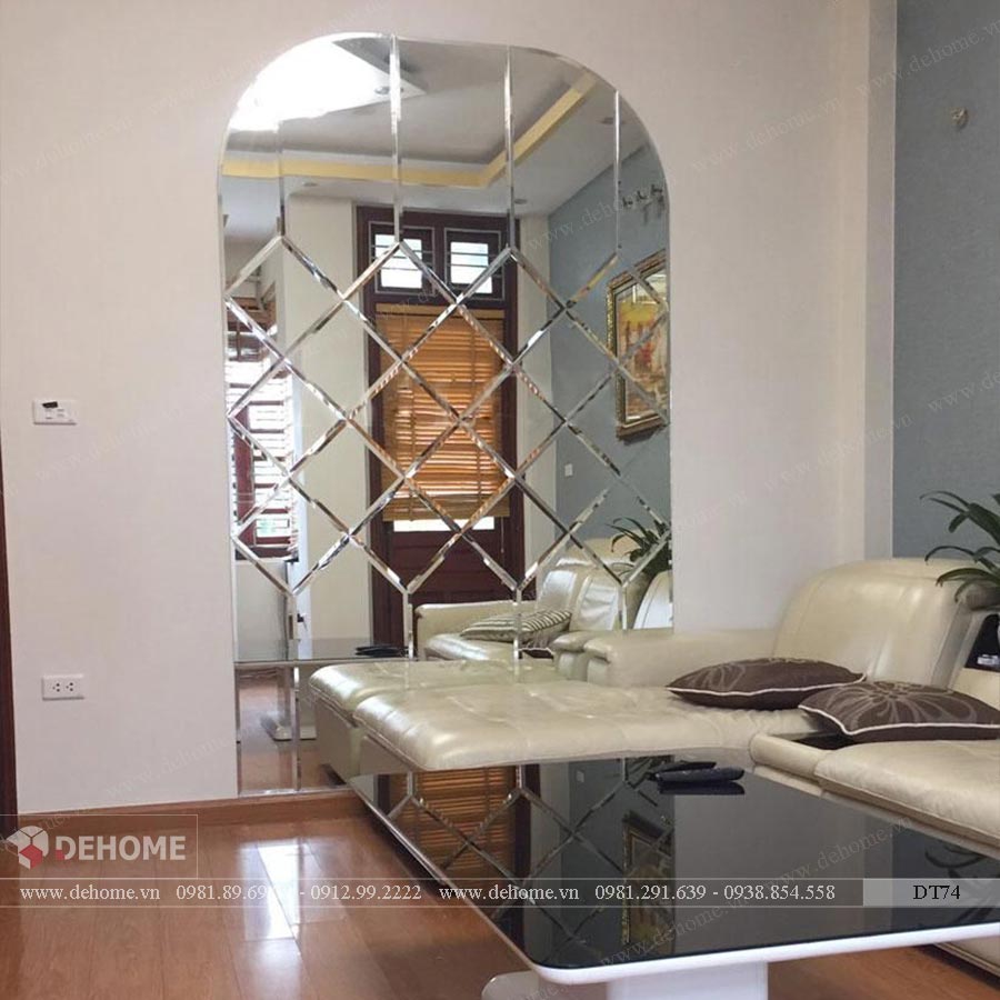 gương ghép dán tường phòng khách
