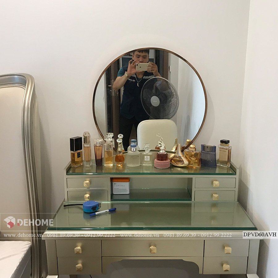 Gương khung mạ PVD tại Dehome thiết kế tại chung cư Vinhome Metropolis